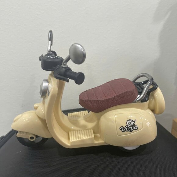Mini Vespa Scooter Toy | Vintage Style Plastic Toy | Cream Color - Picture 3 of 3